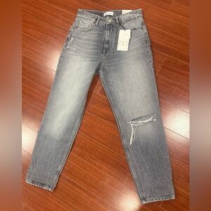 Zara Women’s Light Gray High-Rise Distressed Jeans